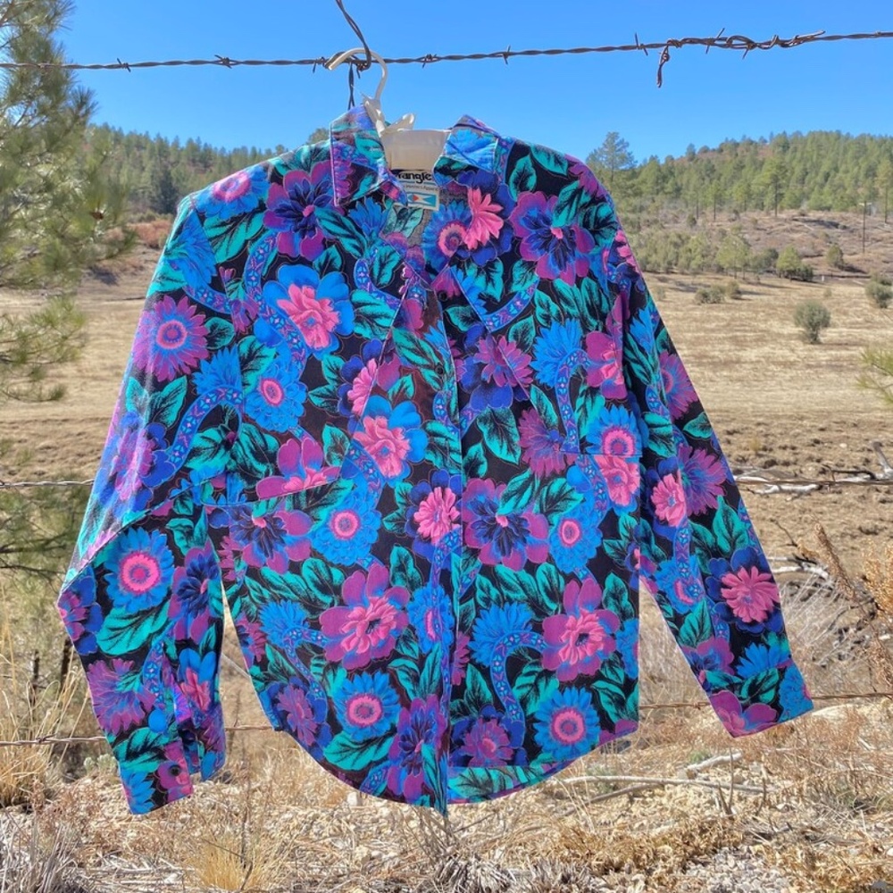 Vintage Floral Button-Down Wrangler Shirt - Picture 2 of 7